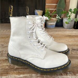 New Dr. Martens Pascal Virginia 1460